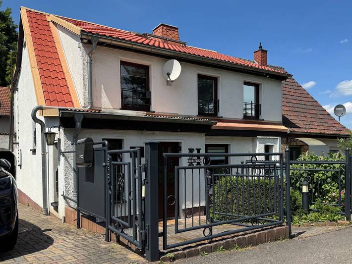 Ferienwohnung für 2 Personen, mit Terrasse und Garten in Altenburg