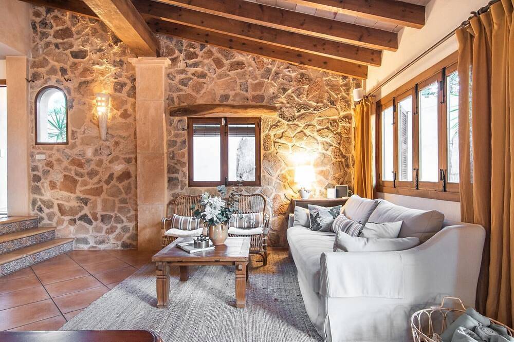 Awesome home in Capdepera with private swimming pool, can be inside or outside in Capdepera, East Majorca