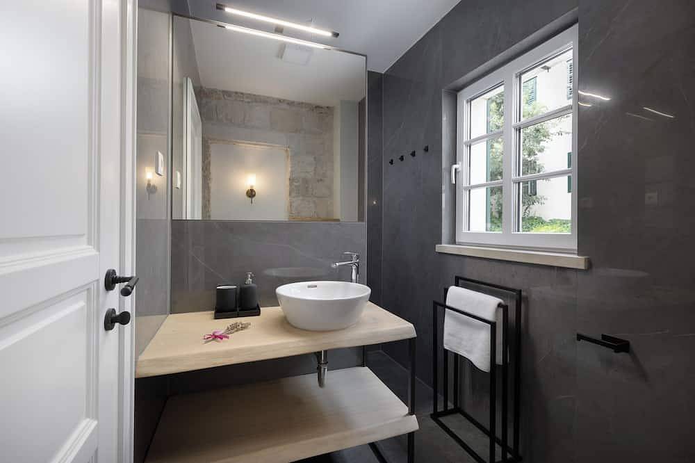 Casa Columba - 4 Star Design Boutique Hotel - Marco Polo Luxury Apartment in Makarska, Rivera de Makarska