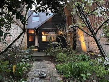 Location de vacances pour 2 personnes, avec jardin et terrasse dans Office De Tourisme De Saint Valery Sur Somme