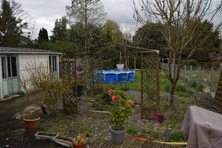 Gîte pour 2 personnes, avec jardin ainsi que vue et terrasse à La Suze-sur-Sarthe - 2