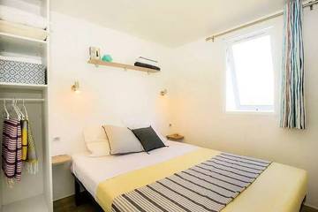 Mobil home pour 4 personnes à Locunolé