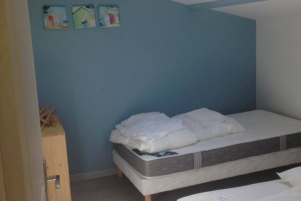 Completamente renovado wifi terraza / casa de jardín en el centro de Vieux Chaucre in Saint-Georges-d'Oléron, Côte de Beauté