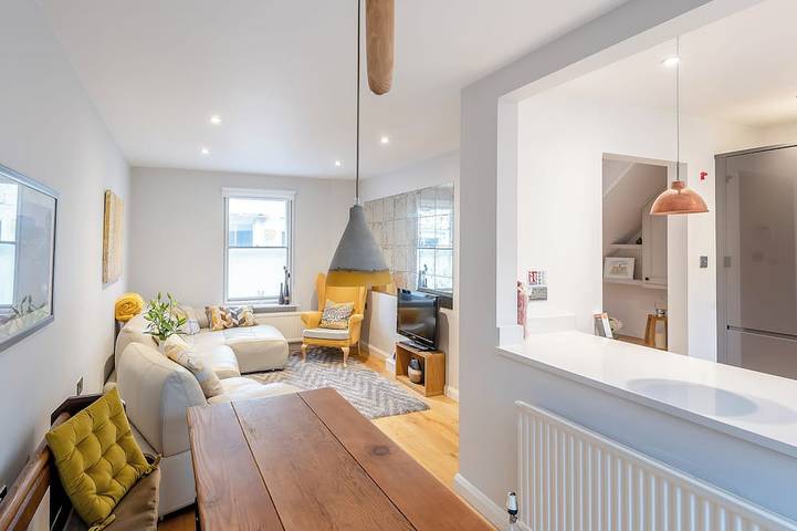 Log cabin for 4 people, with garden and terrace in Lincoln
