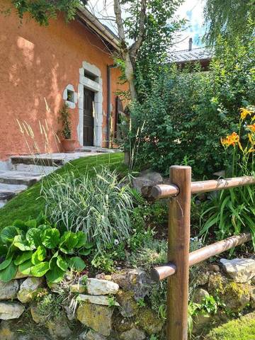Gîte pour 4 personnes, avec terrasse ainsi que jardin et vue à Saint-François-de-Sales