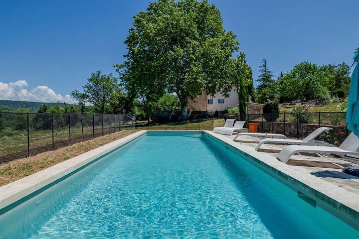 Location de vacances pour 12 personnes, avec terrasse et jardin à Saignon - 2