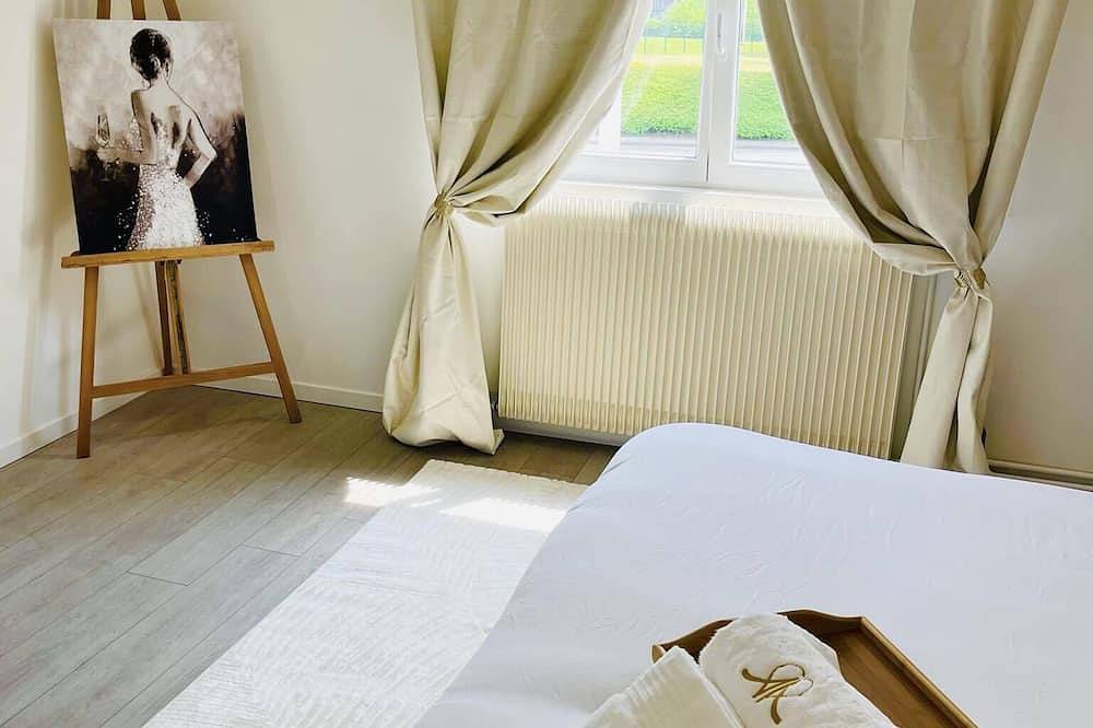 Prestigious cottage with balneotherapy in Feignies, Avesnes-sur-Helpe