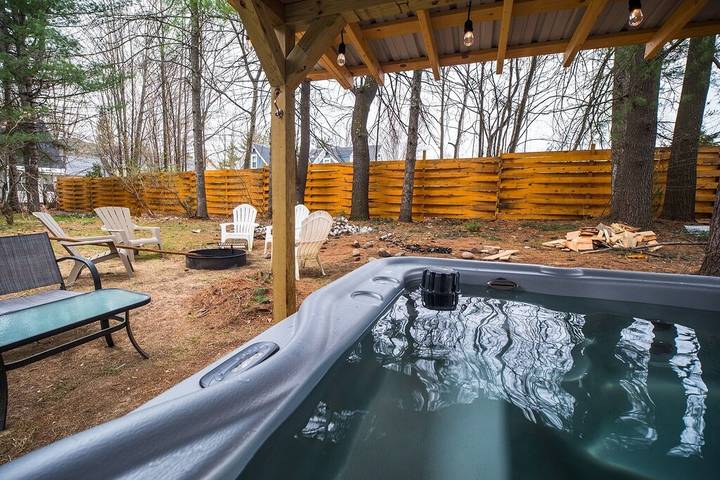 Vacation rental for 14 people, with balcony and yard in North Conway