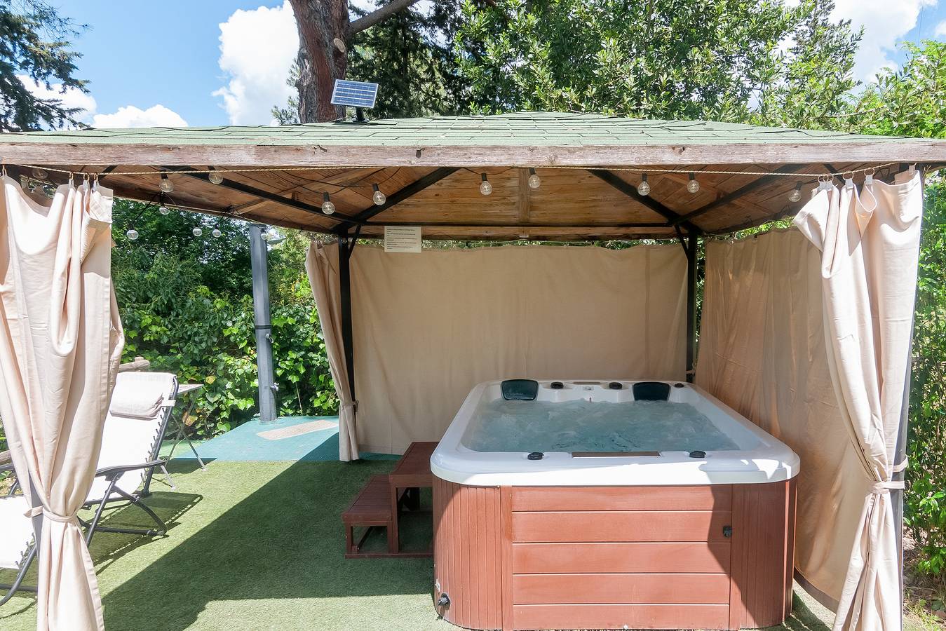 Entire apartment, Apartment 'La Cantinetta Di Barberino' with Private Terrace, Private Garden and Wi-Fi in Chiocchio, Chianti