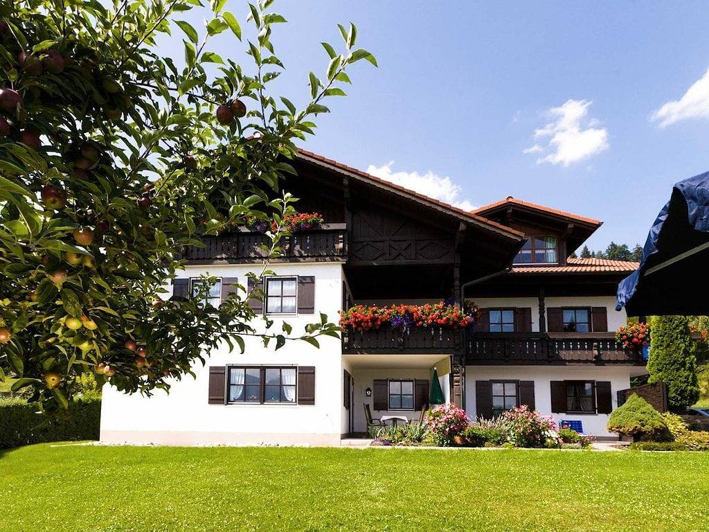 Keller - Schlossblick in Hopfen am See, Bayerisch Schwaben
