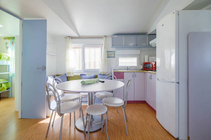 Bungalow 'E' with Private Pool, Private Terrace and Wi-Fi in O Grove, Rías Baixas