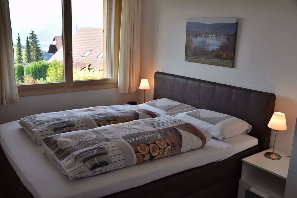 \"Im Bergli\", neues Ferienchalet (2014) mit toller Aussicht und kostenlosem Wlan in Thun, Thunersee