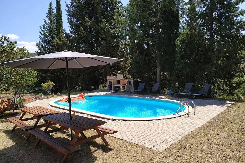 Villa avec piscine privée au milieu de la nature in Pieusse, Région de Limoux