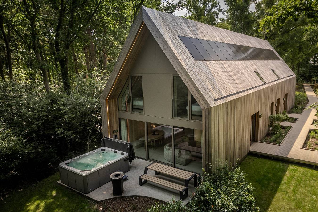 Woodz Lodges — Lodge met Jacuzzi | 8 personen in Heusden-Zolder, Hasselt en omgeving