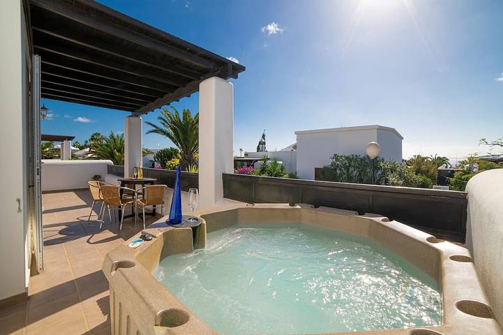 Bungalow voor 4 personen, met whirlpool en balkon in Playa Blanca