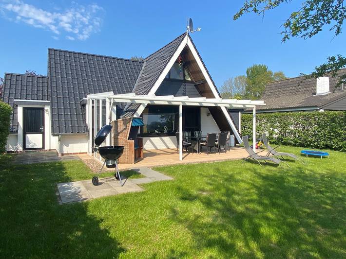 Ferienhaus für 6 Personen, mit Terrasse und Garten in Burhave - 2