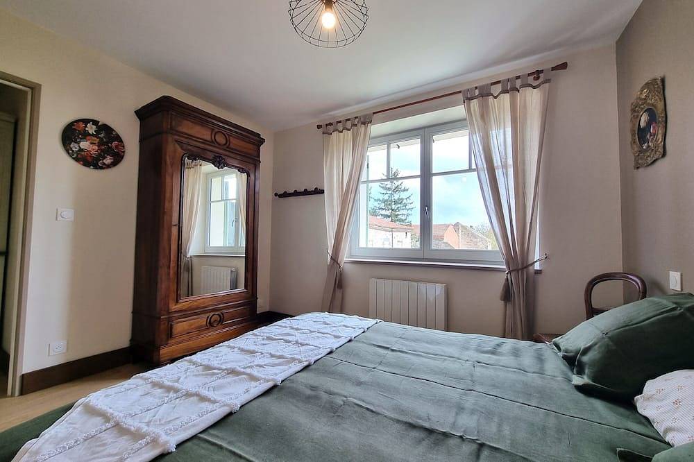 Cosy gîte near town center in Brioude, Macizo Central