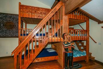 Log Cabin for 16 Guests in Big Bear Lake, San Bernardino County, Picture 2