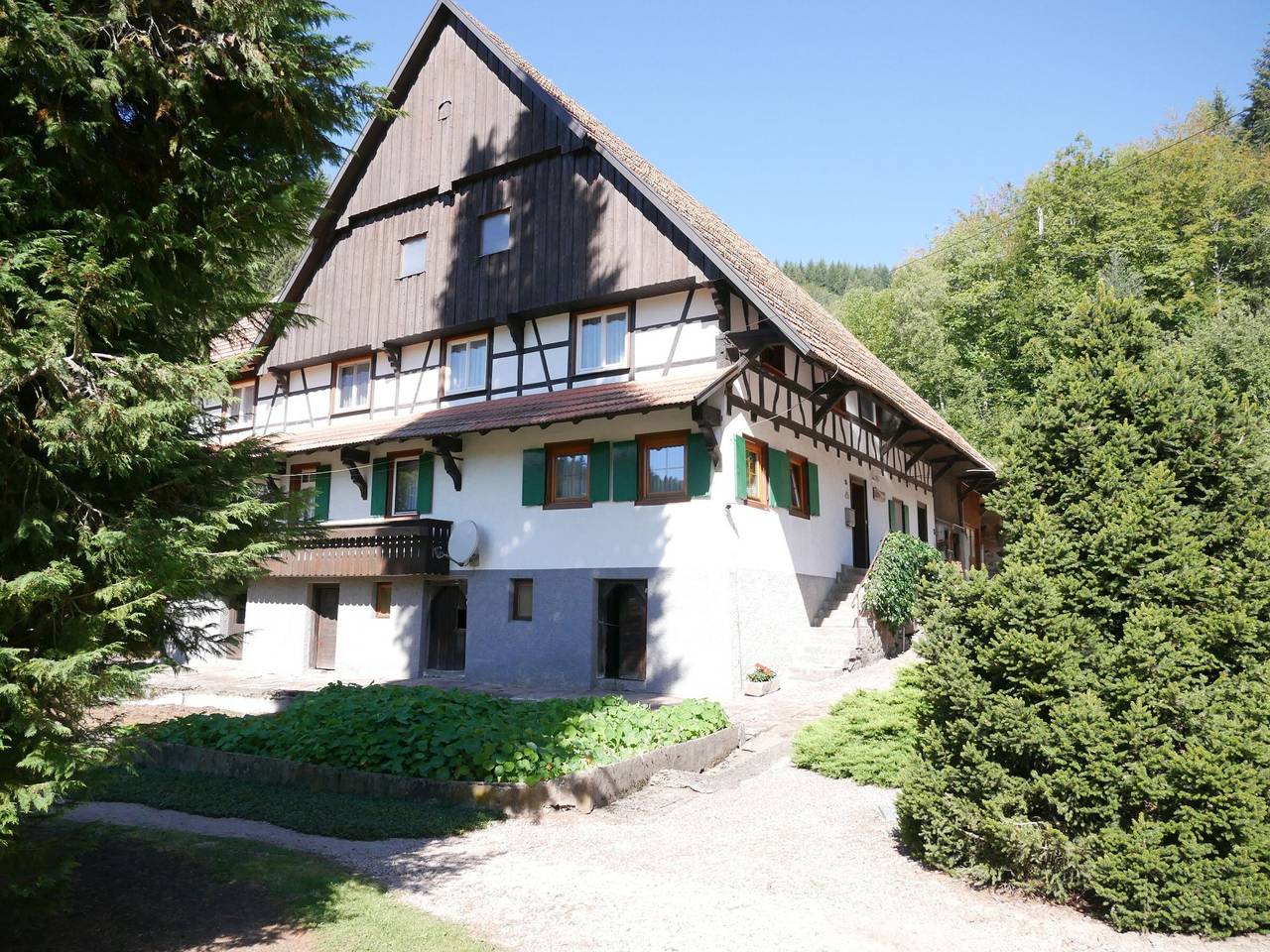 Entire apartment, Apartment 'Börsighof' with Shared Garden and Wi-Fi in Seebach (Ortenaukreis), Central Black Forest