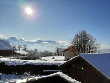 Cottage pour 9 personnes, avec jardin ainsi que vue et piscine à Viuz-en-Sallaz