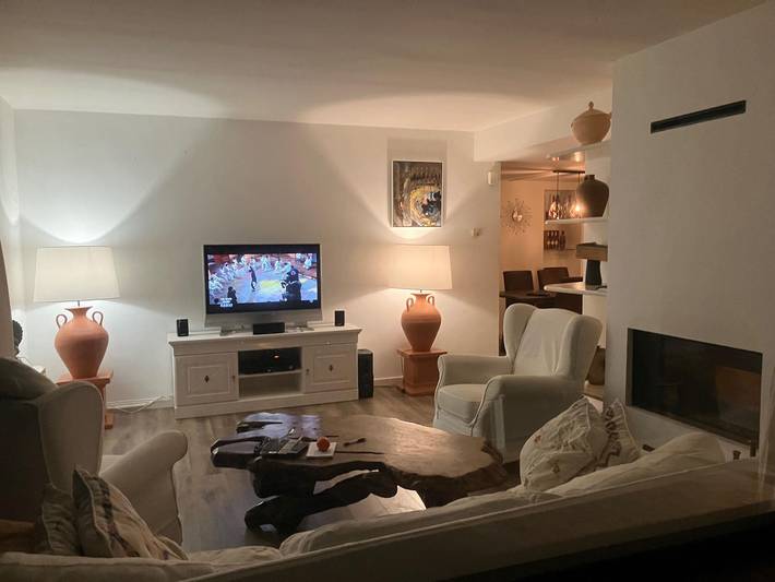 Appartement entier, Appartement spacieux avec jardin privé, proche centre et plages, Wi-Fi, animaux admis in Begur, Costa Brava