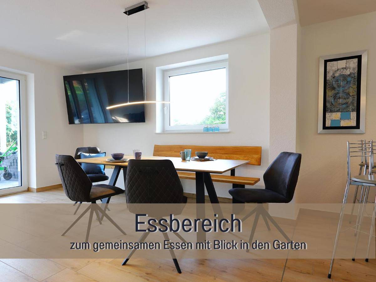 Ganze Wohnung, Ferienhaus Höckelheim - Fewo Blaue Lagune - neu, modern & geräumig - 100 qm - 3 Schlafzimmer - bis 6 Gäste, Babies reisen gratis - Garten, Grill & Terrasse - Fußbodenheizung - Smart-Tv - Küche mit Backofen, Spülmaschine & Toaster - nahe Göttingen in Northeim, Niedersachsen