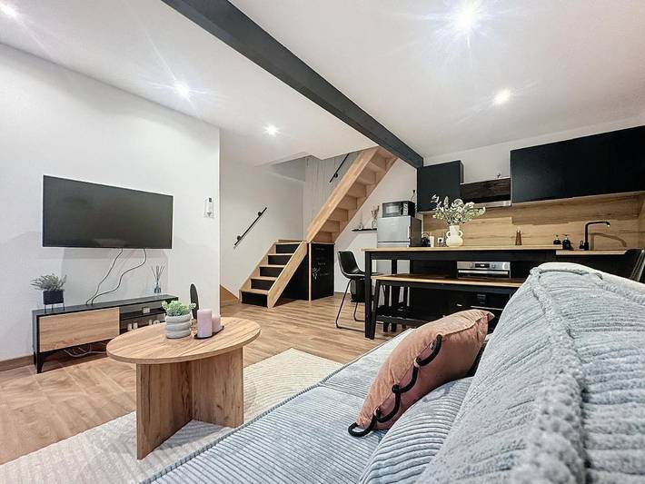 Location de vacances pour 8 personnes dans Ruy Montceau - 2