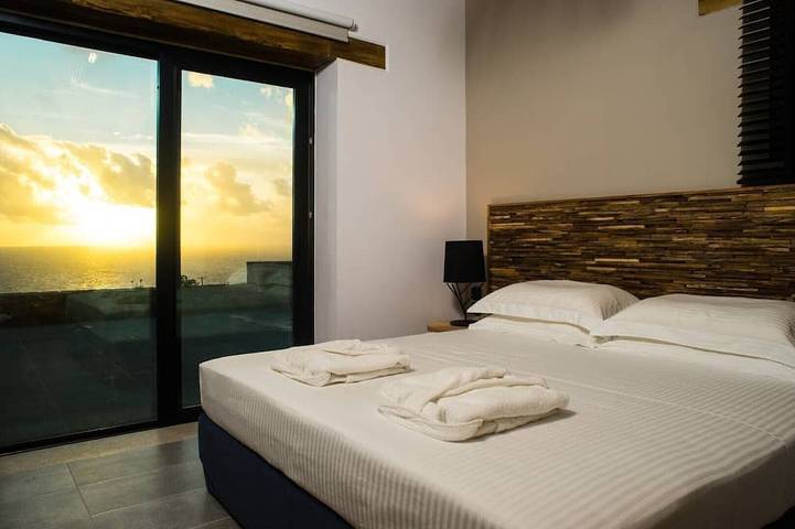 Location de vacances pour 8 personnes, avec jardin et sauna ainsi que jacuzzi et balcon dans Falasarna - 2