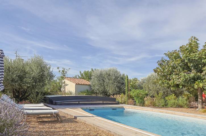 Location de vacances pour 8 personnes, avec terrasse et jardin à Eyragues - 4