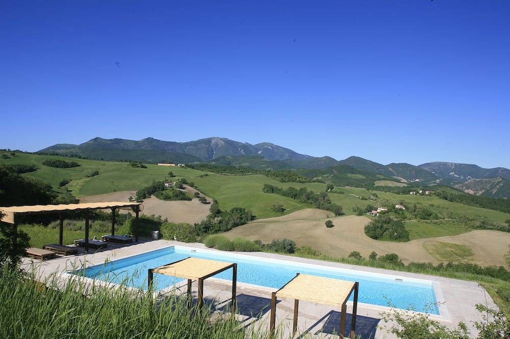 Ganze Wohnung, Wohnung mit Pool in der Nähe von Urbino / Gubbio / Meer-10% bis Dezember 2019 in Cagli, Valle del Metauro