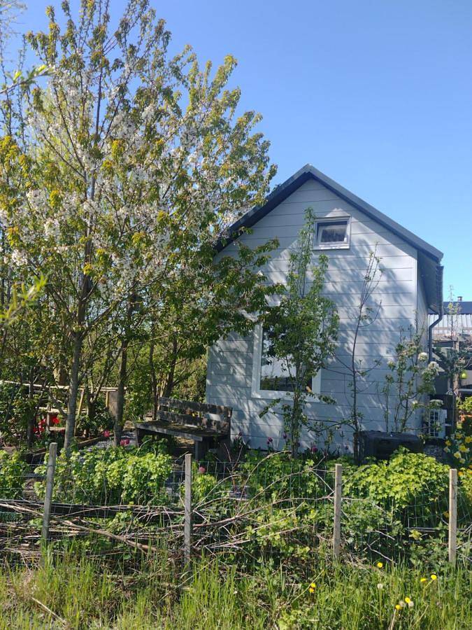 Pension voor 2 personen, with Terras and Tuin as well as Uitzicht in Huizen