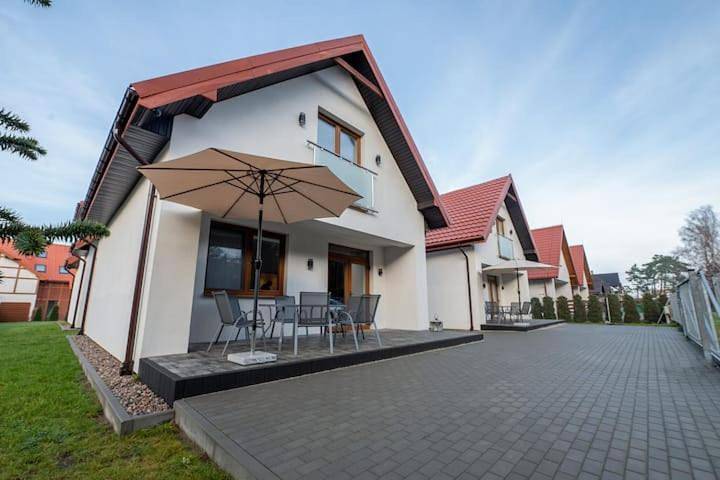Apartament wakacyjny dla 6 osób, z Balkon i Taras oraz Ogród w Żarnowska