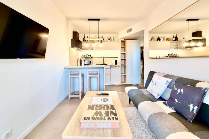 Gîte pour 4 personnes, avec jardin ainsi que piscine et vue dans Plage de la Bouillabaisse - 2