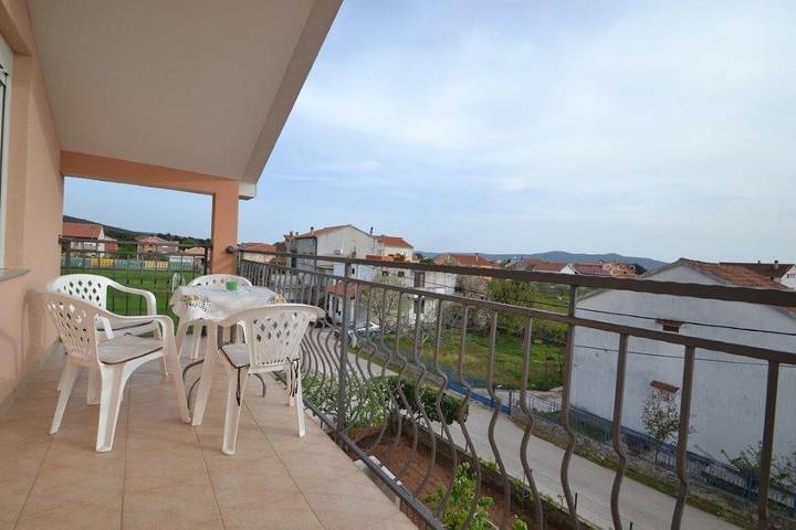 Ferienwohnung für 4 Personen, mit Balkon/Terrasse in Sukosan