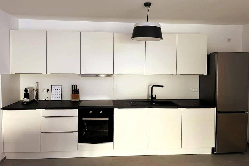 Ganze Wohnung, One-Bedroom Apartment in Wallersheim, Koblenz