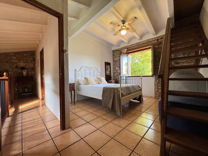 Chalet 'Masia El Tiller' con vistas a la montaña, piscina privada y jardín privado in Aleixar, Baix Camp