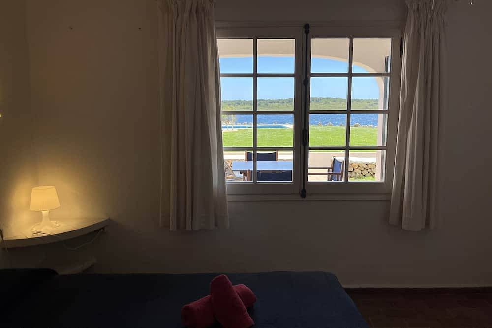 Apartamento entero, Primerísima linea de mar junto a la playa in Fornells, Es Mercadal
