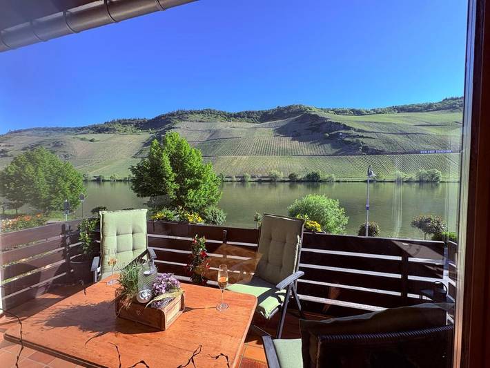 Ferienwohnung für 6 Personen, mit Ausblick und Garten sowie Seeblick