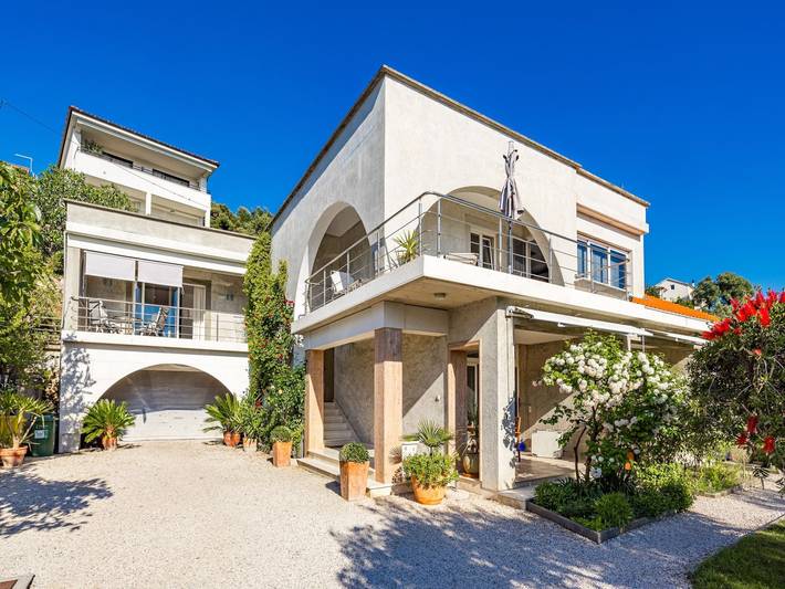 Vakantiewoning voor 2 personen, with balkon and tuin as well as whirlpool, kindvriendelijk in Rab
