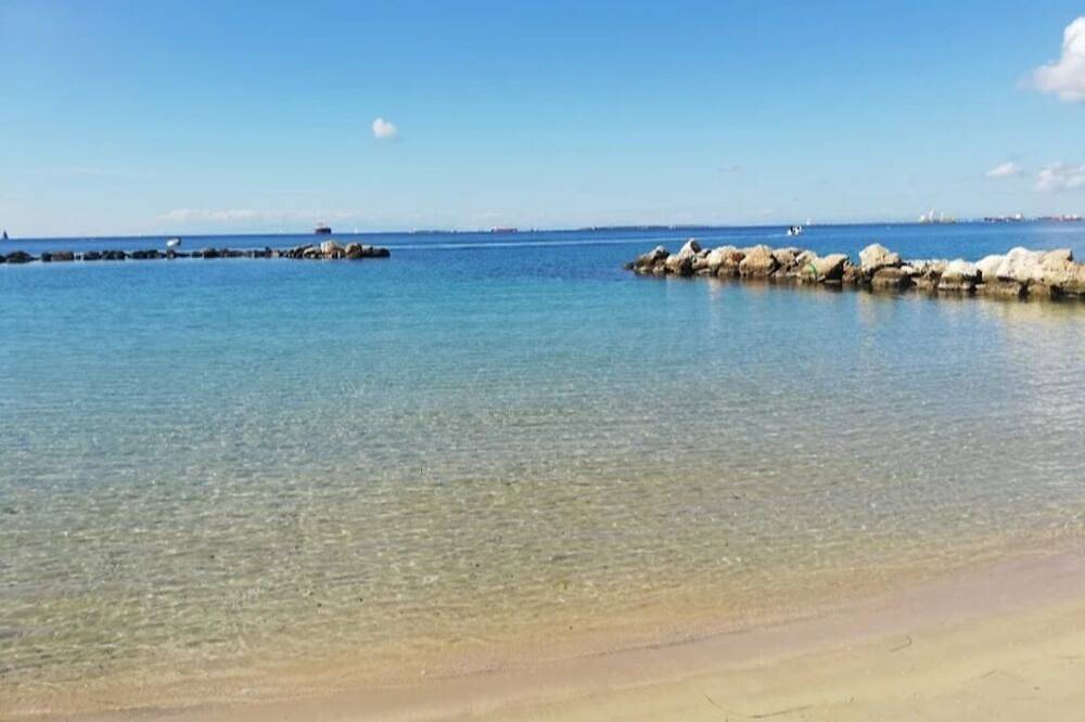 Entire apartment, Vacation House La dimora nel borgo in Taranto, Gulf of Taranto
