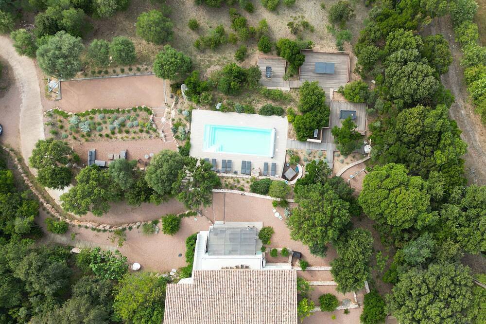 Location D'une Villa Climatisée Avec Piscine et Terrain de Pétanque à Figari in Figari, Arrondissement de Sartène