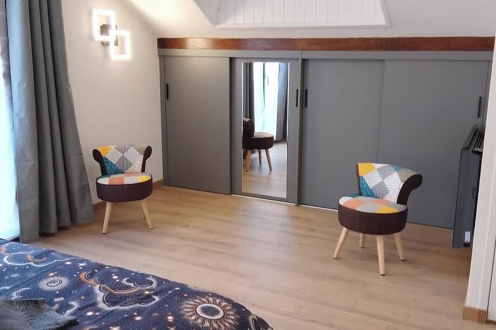 Entire apartment, Lake and stars, New T2 in Savines, fully renovated in Savines-le-Lac, Écrins National Park