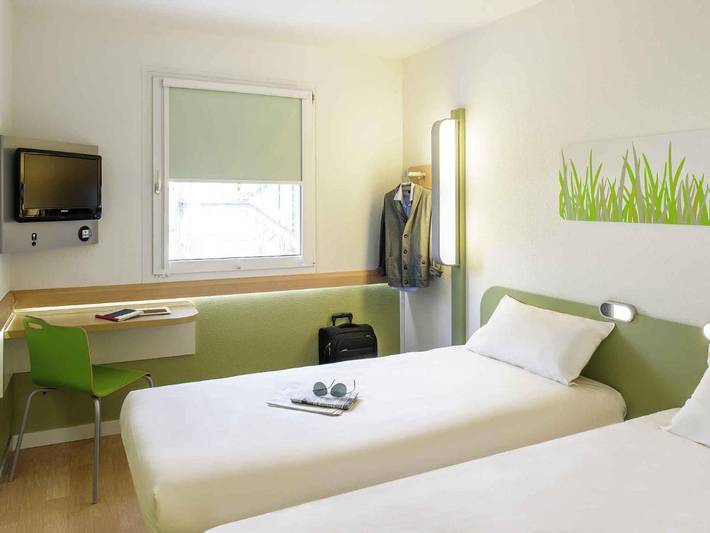 Hôtel pour 3 personnes, avec terrasse à Saint-Genis-Laval - 4
