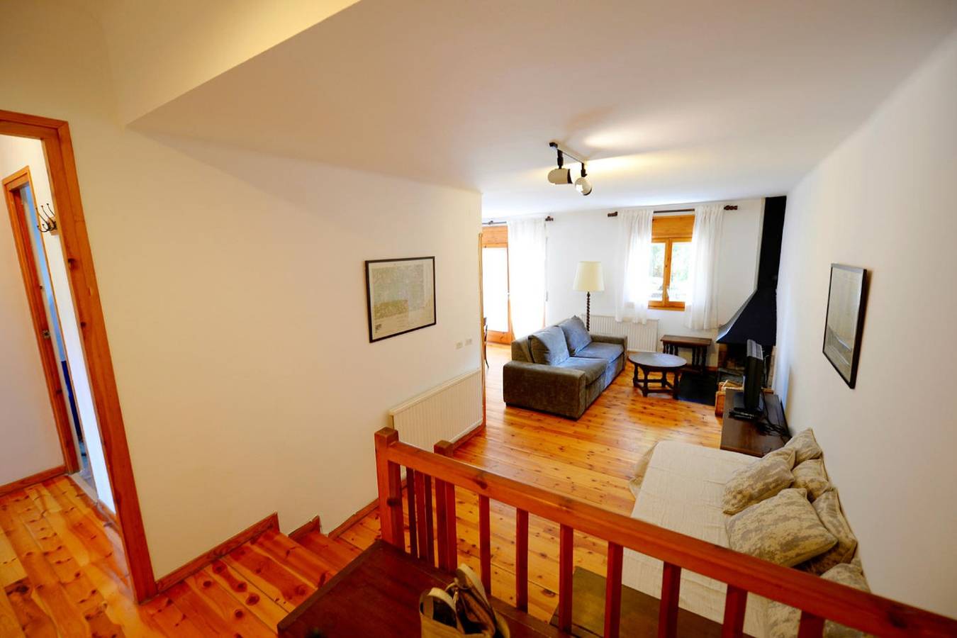 Apartamento vacacional entero, Apartamento 2 hab. Chimenea, Pista Fútbol y Terraza in Bellver de Cerdaña, Pirineo Catalan