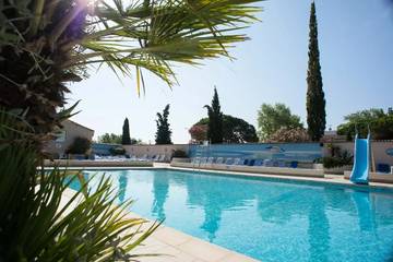Mobil home pour 4 personnes, avec terrasse et piscine au Le Grau-du-Roi