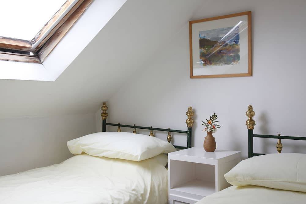 Restored 18th C. Coastguard cottage on shore of beautiful Kenmare Estuary in County Kerry
