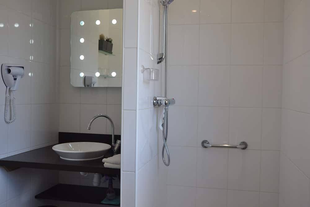 Villa de charme, 2 chambres à 300m d'une belle plage de sable fin in Ploumoguer, Région de Brest