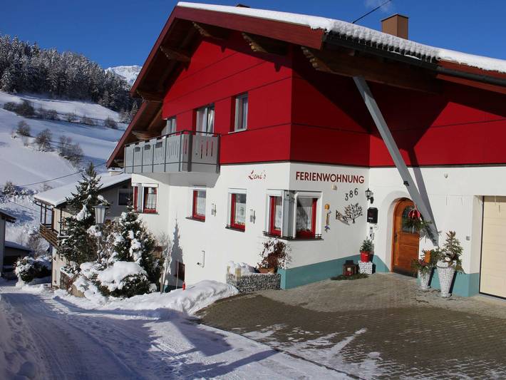Ferienwohnung für 4 Personen, mit Balkon und Garten sowie Ausblick in Nauders