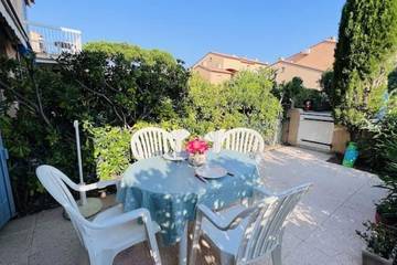 Gîte pour 2 personnes, avec terrasse dans Plage de la Nartelle