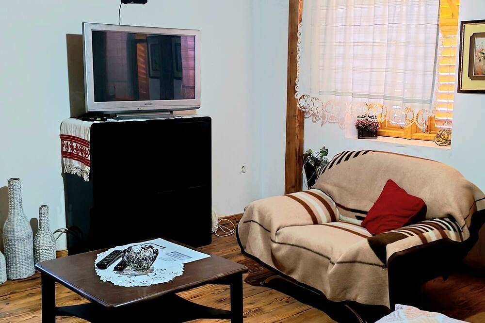 Marvelous 2-bedroom cottage in Staro Petrovo Selo in Brod-Posavina